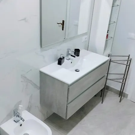 公寓 La Baronessa Apartment- Vicinissimo Al Policlinico *